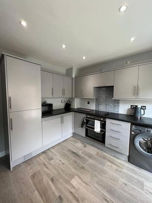Superb Three Bed Garnant Duplex! Apartment Exterior foto